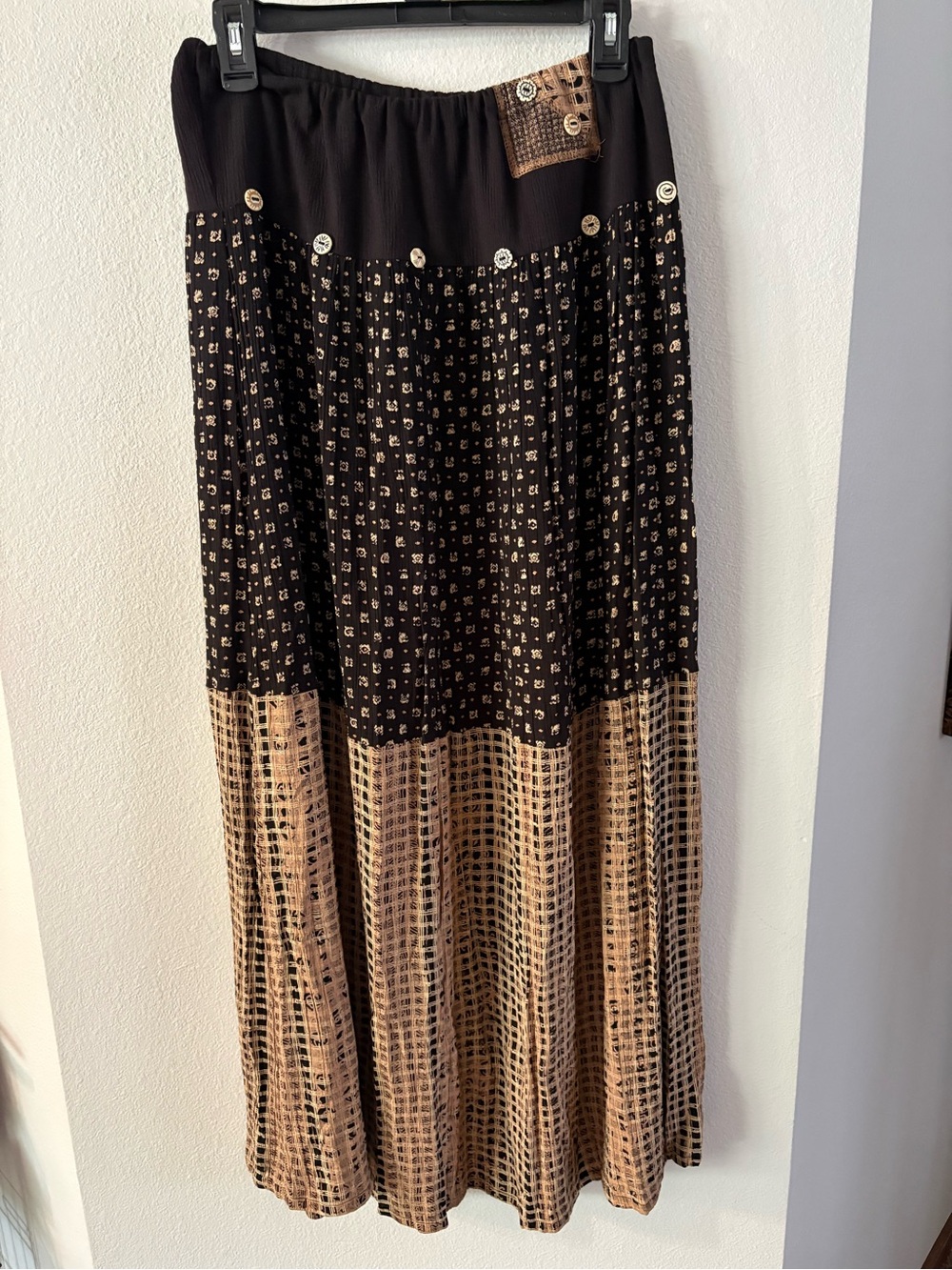 Boho Black and Tan Cottagecore Patterned Maxi Skirt Elastic Waist M/L